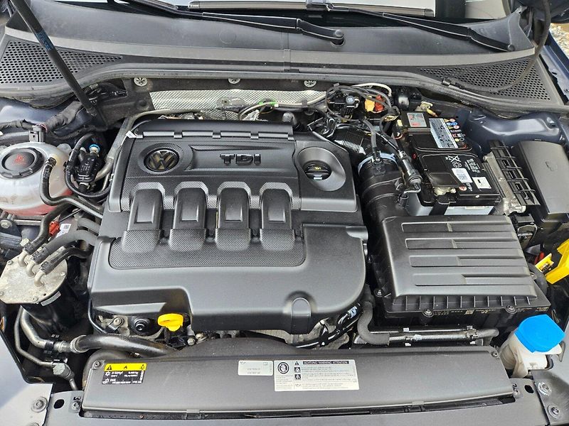 Volkswagen Passat (2018) 2.0 TDI DSG,Navi,Rozvody - fotka 28 z 29