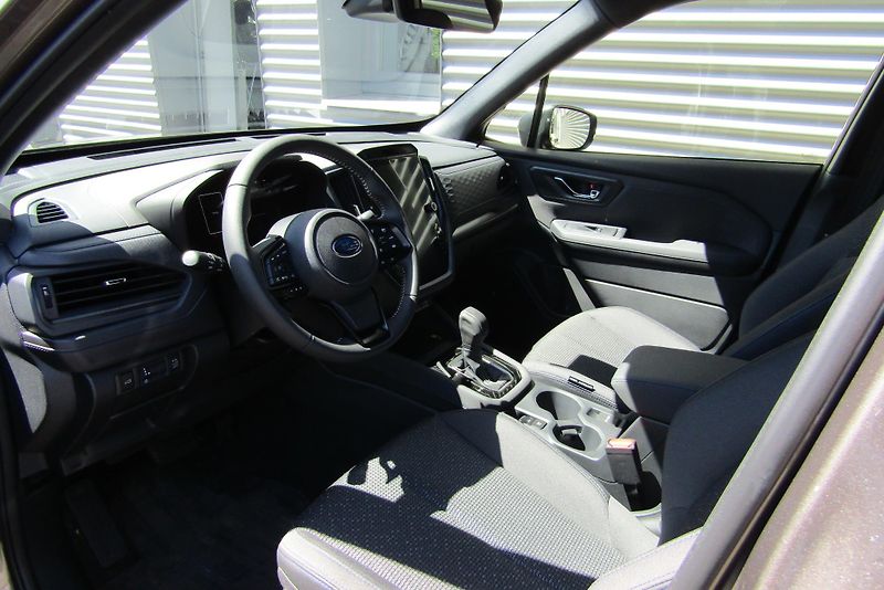 Subaru Forester (2024) FORESTER 2,0i COM NAV po 1.maj - fotka 7 z 21