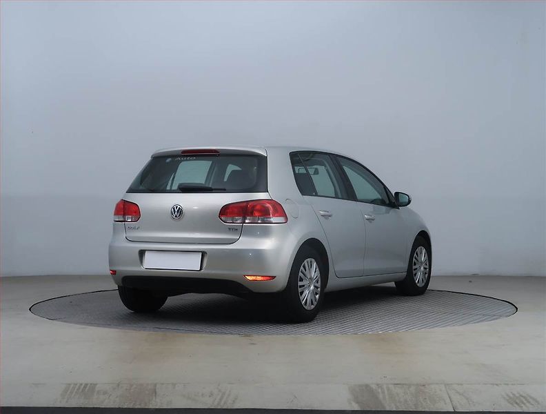 Volkswagen Golf (2010) Comfortline 1.6 TDI, ČR,1.maj - fotka 5 z 14