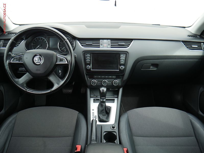 Škoda Octavia (2014) 2.0TDi, DSG, navi, bixen - fotka 8 z 17