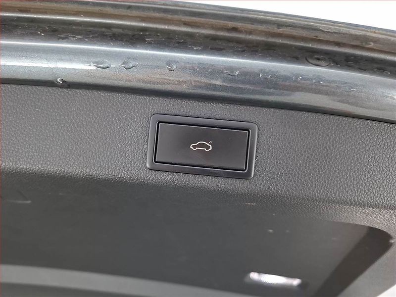 Škoda Superb (2020) Laurin&Klement 2.0 TDI - fotka 15 z 18
