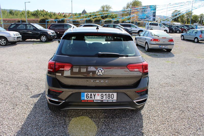 Volkswagen T-Roc (2018) 1.5 TSI KLIMA VÝHŘEV TEMPOMAT - fotka 6 z 21