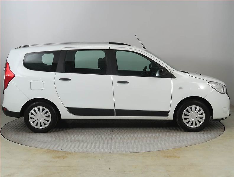 Dacia Lodgy (2022) Comfort 1.5 Blue dCi, ČR,1.maj - fotka 6 z 18