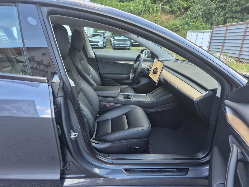 Tesla Model 3 LONG RANGE DUAL MOTOR 91,4% - fotka 16 z 49