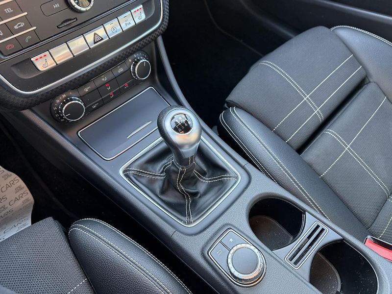 Mercedes-Benz Třídy A 180i FULL LED NAVI SERVISKA - fotka 23 z 32