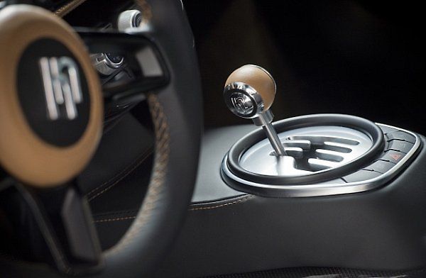 V pražském Centru pro současné umění DOX byla 15. dubna zahájena výstava R200 non-fiction. Designéři Petr Novague a Marek Hoffmann představili nový automobil inspirovaný československým vozem Škoda110 R.
