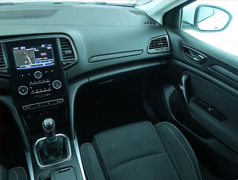 Renault Mégane (2019) Zen 1.3 TCe, ČR,1.maj - fotka 8 z 18