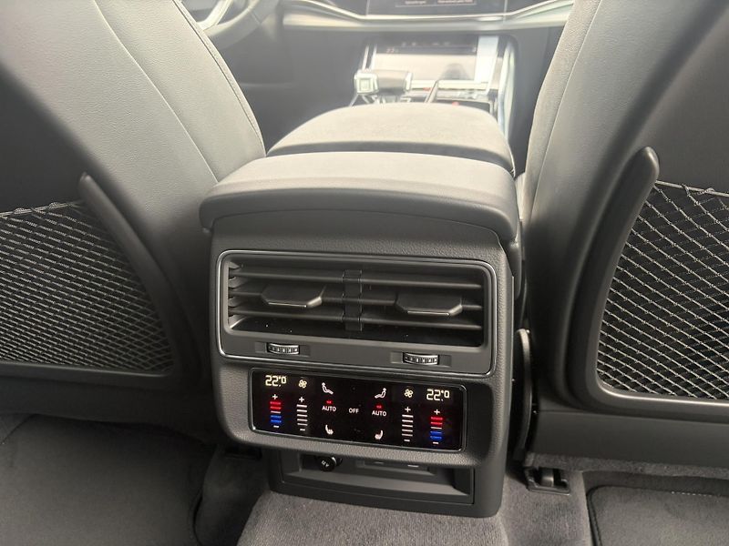 Audi Q7 3.0TDi Sline quattro - fotka 16 z 20