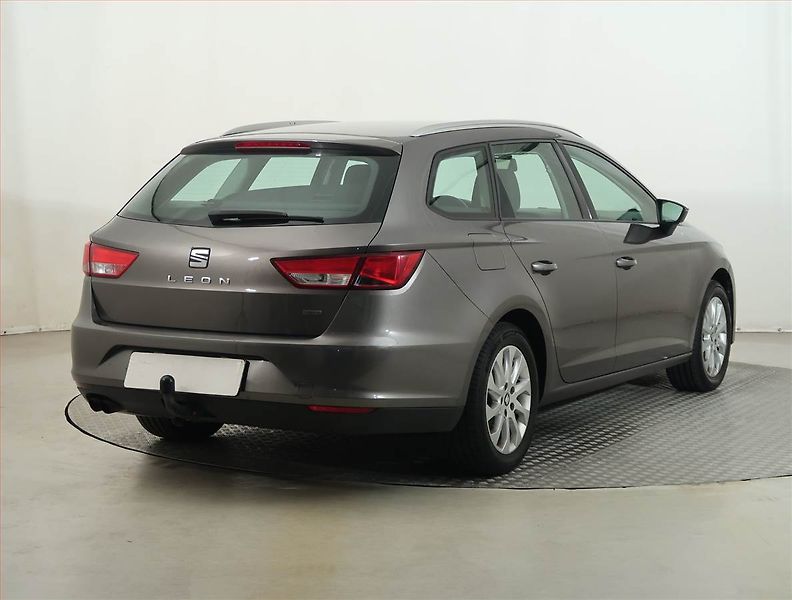 Seat Leon (2015) 1.6 TDI, 4X4, Serv.kniha - fotka 5 z 13