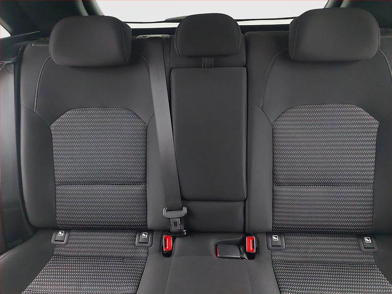 Kia Ceed (2022) 1.0 T-GDI, Serv.kniha - fotka 10 z 18