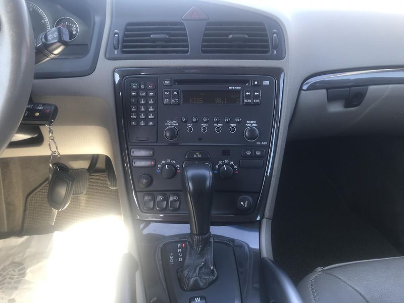 Volvo XC70 2.4 D5 136 KW,AWD,AUTOMAT - fotka 15 z 16