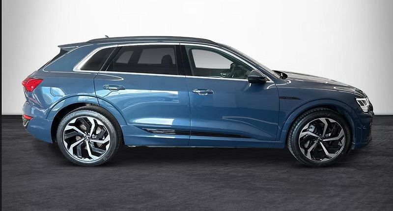 Audi Q8 e-tron 55 Q 360k 4 zóny Pano Matrix - fotka 8 z 22