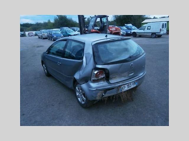 Volkswagen Polo (2009) 1,4 tdi, AC - fotka 6 z 9