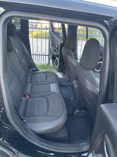 Jeep Renegade (2017) 1.4 4x4 Top stav, aut.nehavar. - fotka 6 z 12