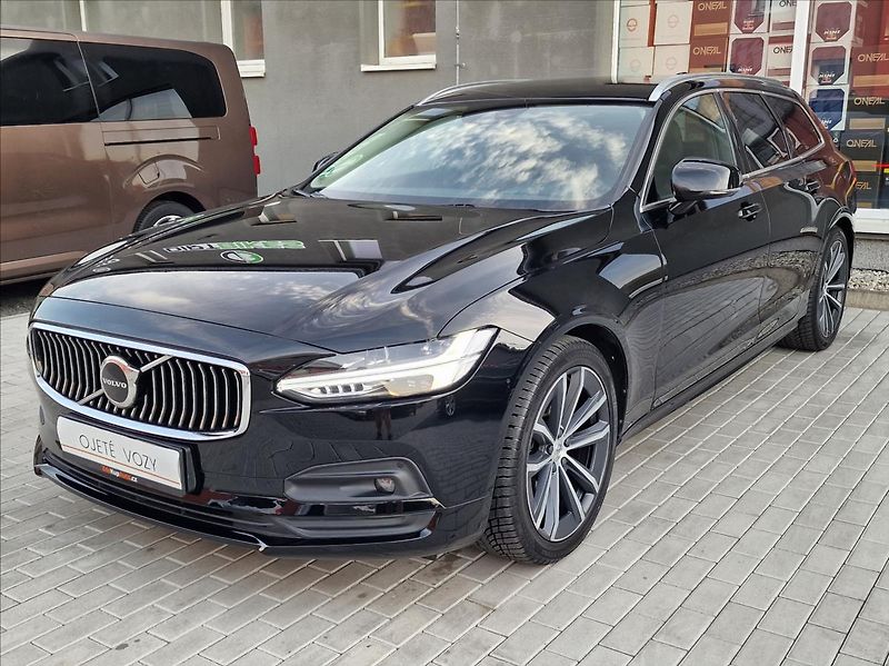 Volvo V90 B4 AWD Momentum Pro Auto,1Maj - fotka 5 z 50