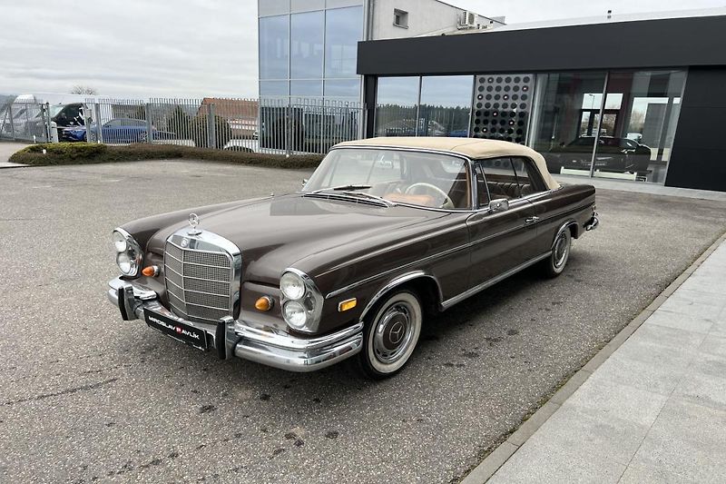 Mercedes-Benz Ostatní 300SE CABRIO - fotka 2 z 17