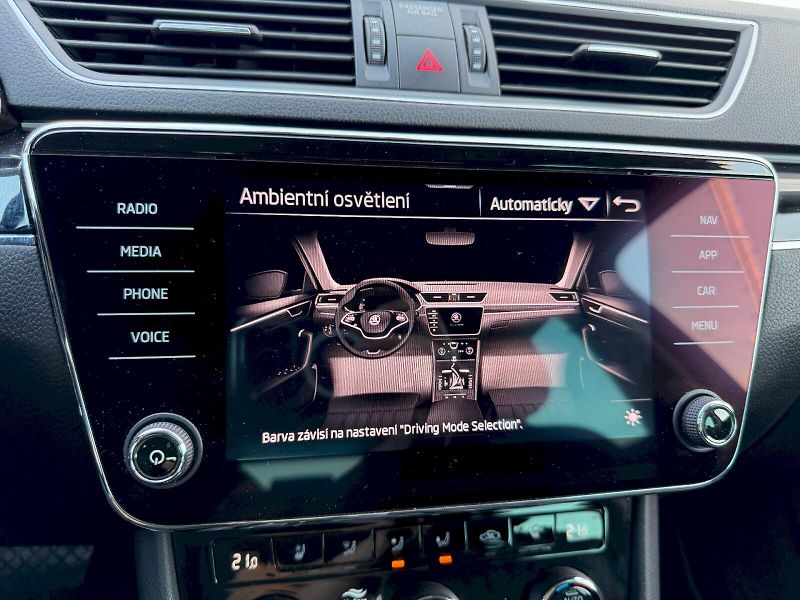 Škoda Superb (2022) 2.0 TDI 147kW L&K DSG 4x4 - fotka 22 z 35