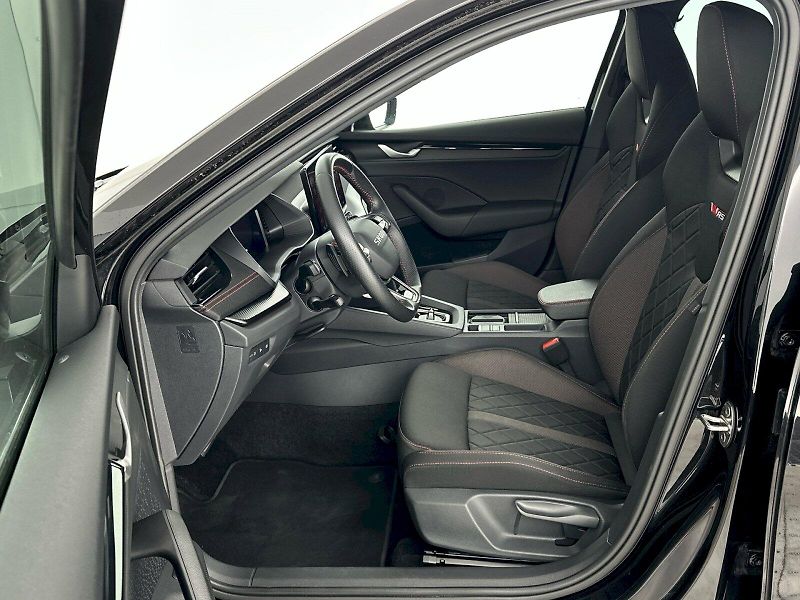 Škoda Octavia (2025) Combi DSG 2.0TSI 195kW RS - fotka 7 z 29