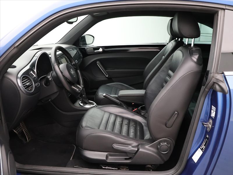 Volkswagen Beetle 2,0 TSI 147kW Sport - fotka 11 z 26