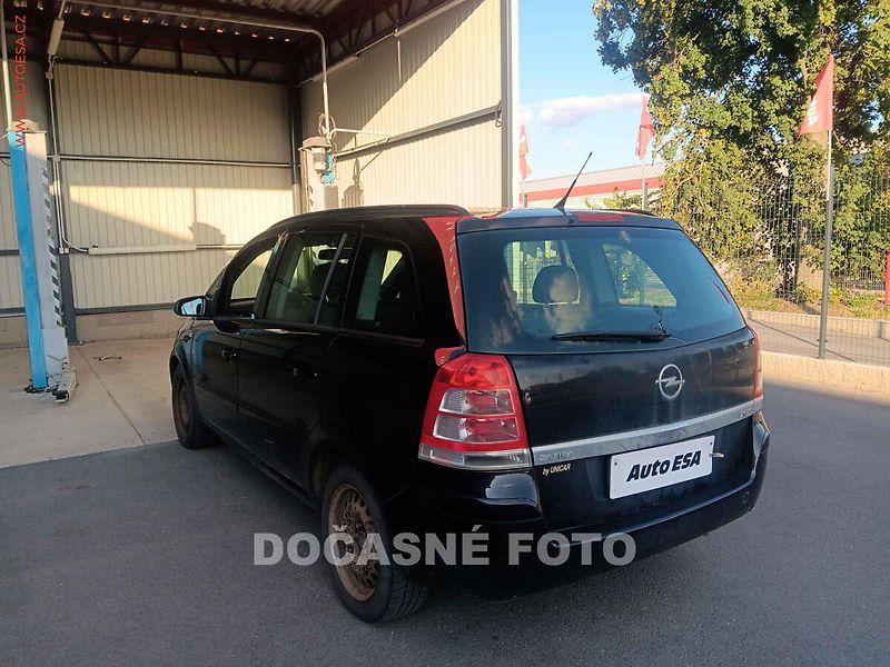 Opel Zafira (2009) 1.7CDTi, AC - fotka 2 z 3