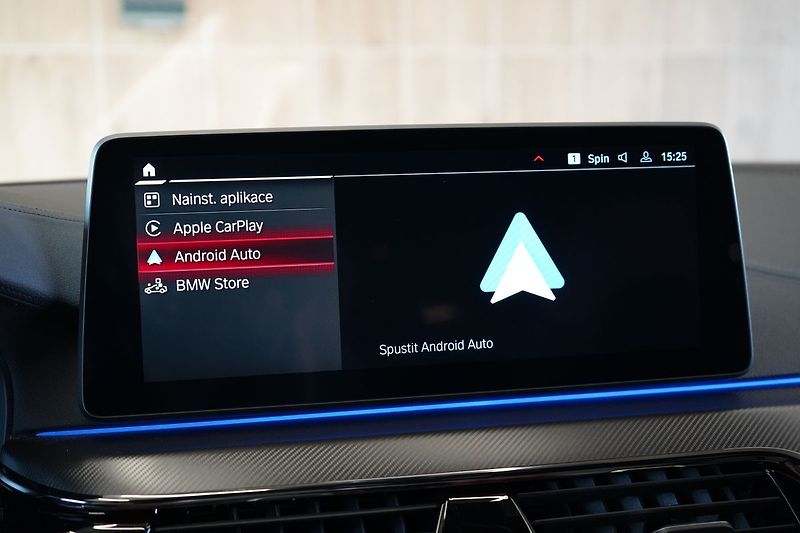 BMW M5 Competition xDrive, B&W, HUD - fotka 35 z 47