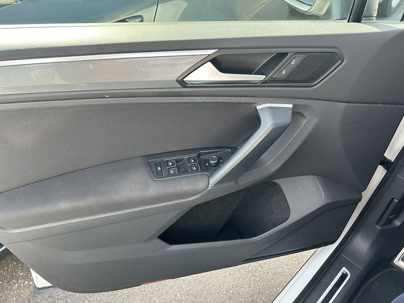 Volkswagen Tiguan 2,0 TDI 110 kW Business Premiu - fotka 9 z 22