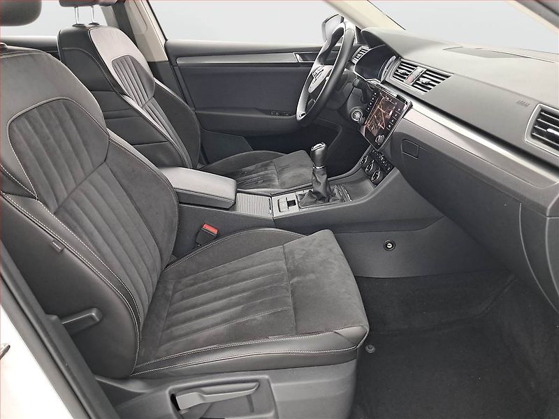 Škoda Superb (2021) Style 2.0 TDI, ČR,1.maj, Kůže - fotka 9 z 20