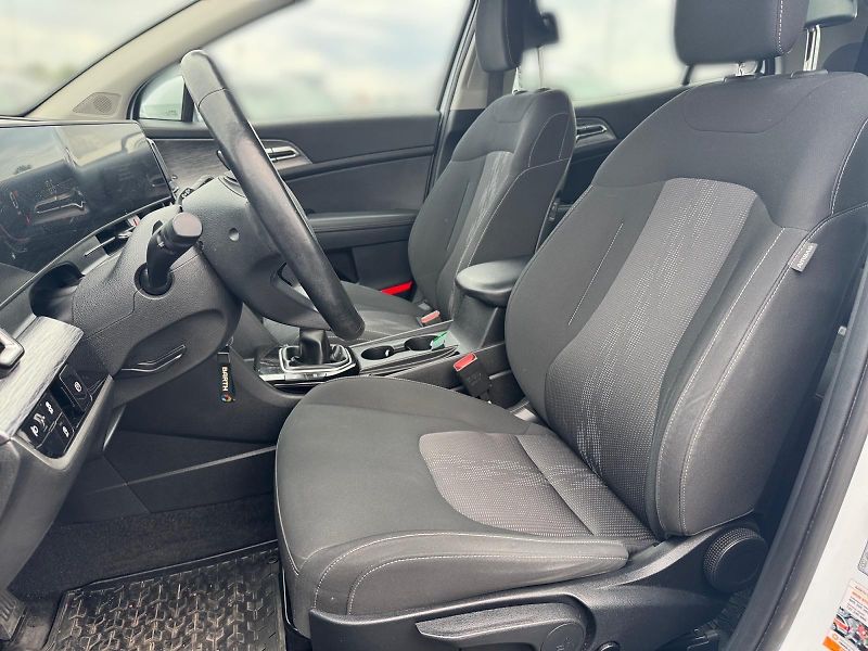 Kia Sportage (2022) EXCLUSIVE 1.6TGDI 110kW CZ DPH - fotka 7 z 11