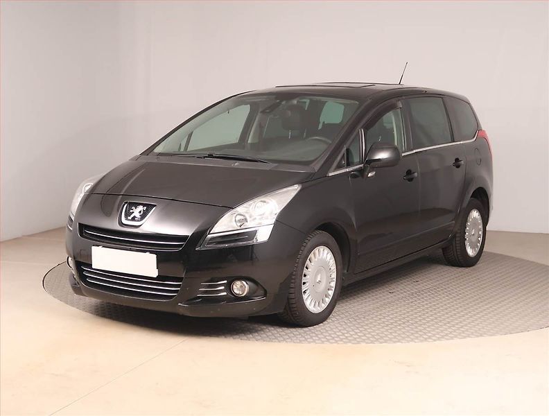 Peugeot 5008 (2012) 1.6 HDi, Automat, Tempomat - fotka 2 z 16