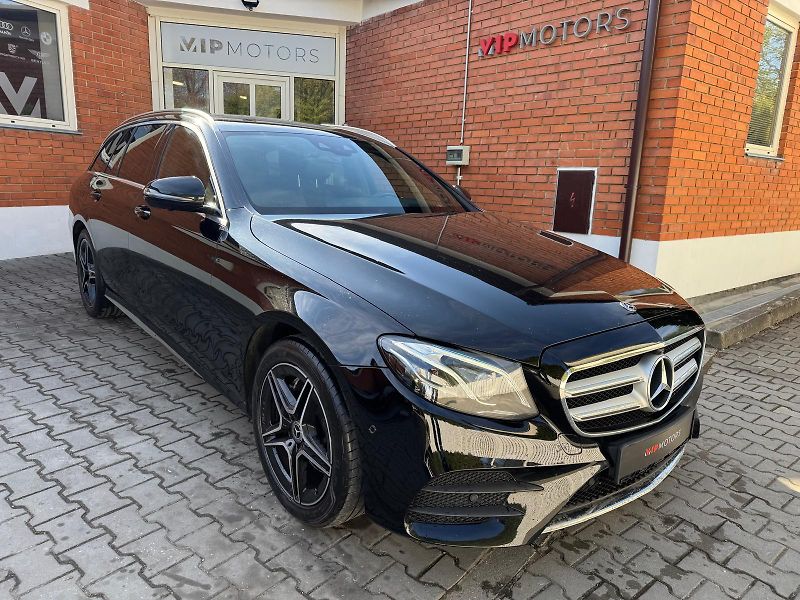 Mercedes-Benz Třídy E E220d-4M-AMG-ČR - fotka 9 z 28