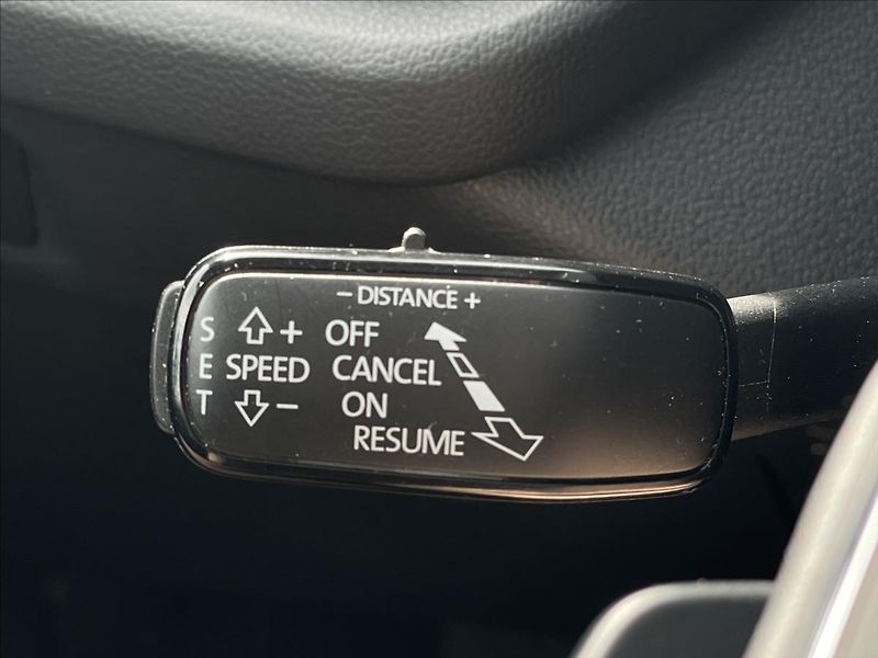 Škoda Octavia 2,0 TDI DSG Style Plus TAŽNÉ - fotka 11 z 22