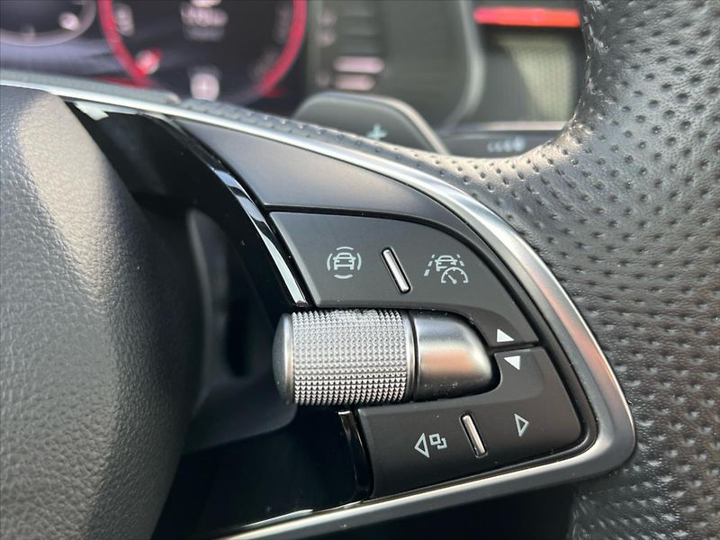 Škoda Kamiq 1,0 TSi 85kW 7DSG MONTE CARLO - fotka 27 z 31
