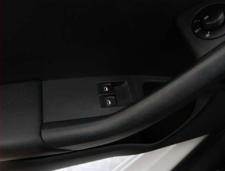 Škoda Octavia (2013) 1.6 TDI, Serv.kniha - fotka 15 z 16