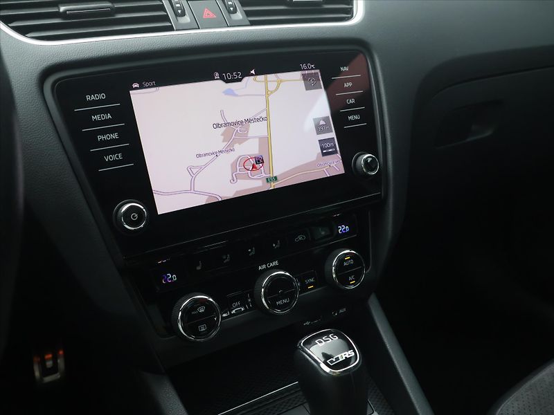 Škoda Octavia RS 2,0 TSI 169kW DSG 1.Maj. - fotka 19 z 33