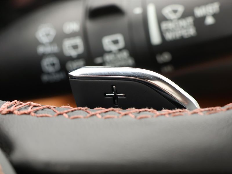 Jeep Grand Cherokee 2,0 4xe Summit Plug-In CZ DPH - fotka 27 z 90