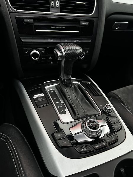 Audi A4 3.0TDI 180kW Quattro S-LINE  - fotka 14 z 27