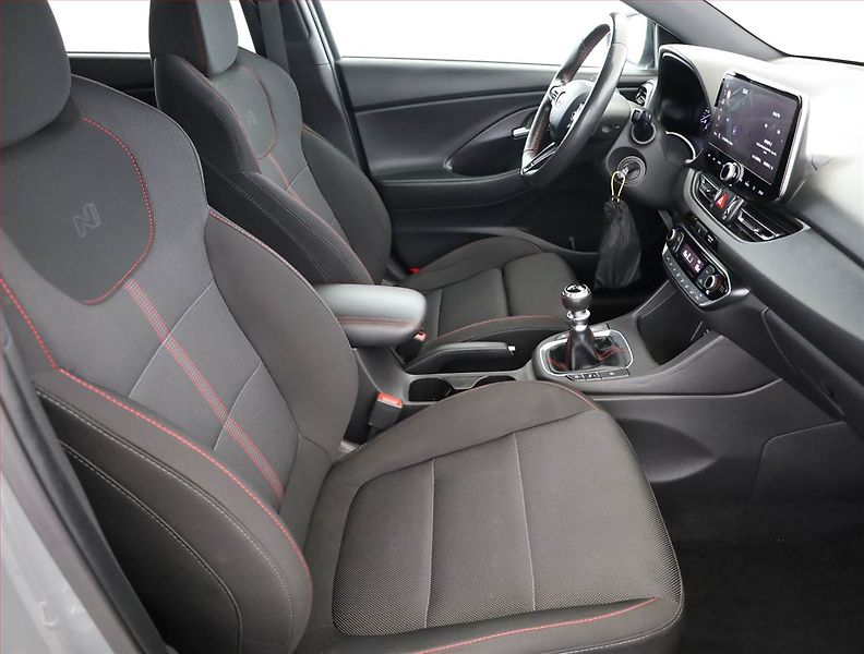 Hyundai i30 (2022) N-Line 1.5 T-GDI MHEV, ČR - fotka 7 z 21