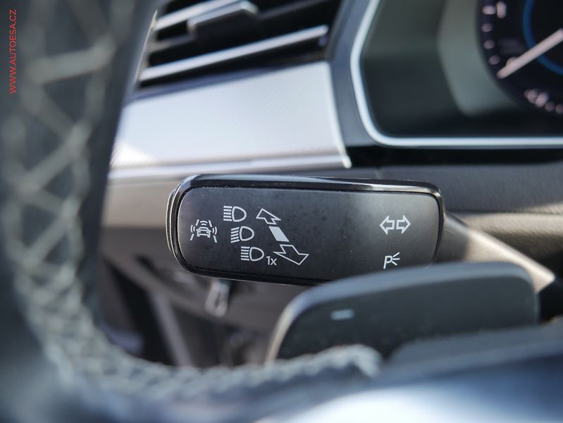 Volkswagen Passat (2017) 2.0TDi, Highline, DSG, LED - fotka 24 z 26