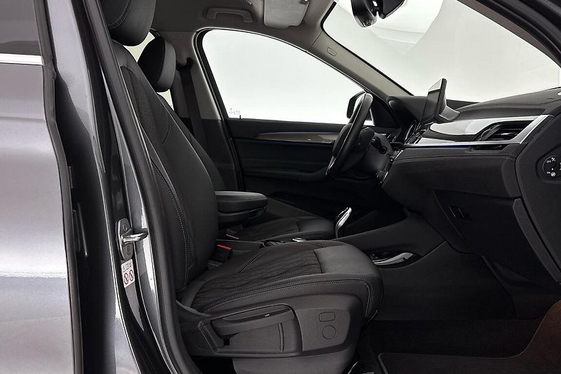 BMW X1 xDrive20i - fotka 12 z 23