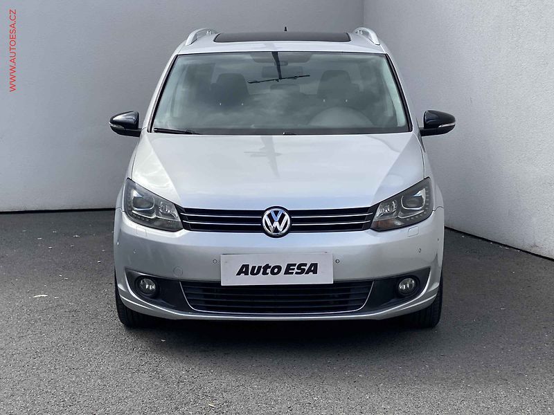 Volkswagen Touran (2012) 2.0 TDi, AC, panor - fotka 2 z 18