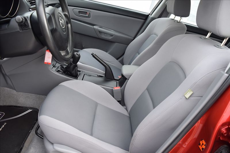Mazda 3 1,4 i 62KW NOVÁ STK PO SERVISE - fotka 19 z 40