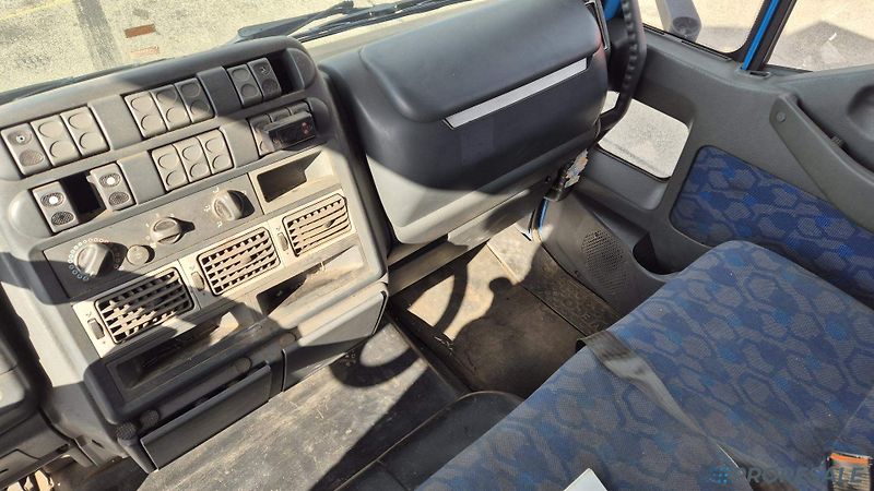 Iveco (2005) EUROCARGO 120E21 E3 + čelo - fotka 7 z 10