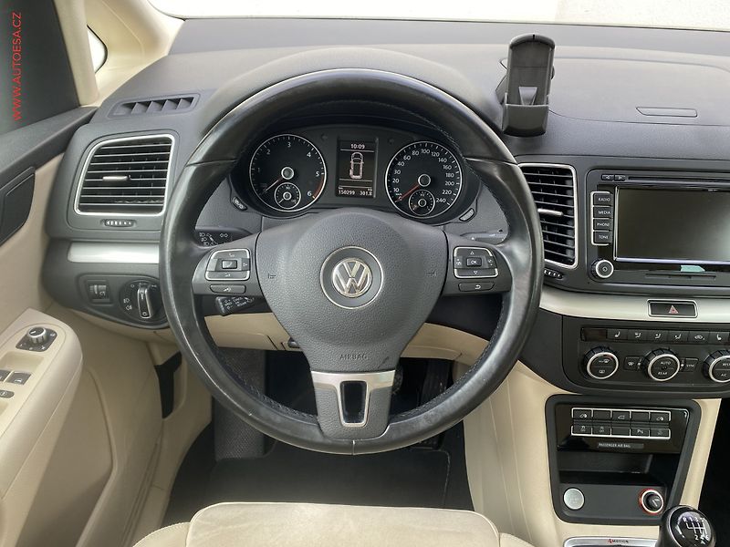 Volkswagen Sharan (2014) 2.0 TDi 4x4, Highline, bixen - fotka 11 z 20