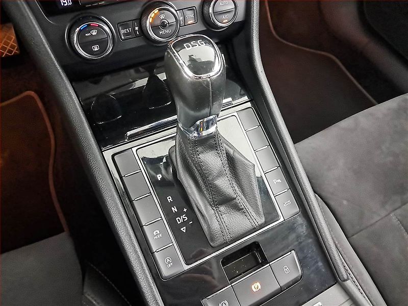 Škoda Superb (2016) 2.0 TDI, Automat, Kůže, Navi - fotka 13 z 20