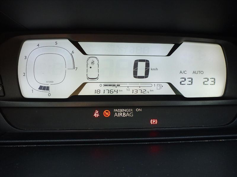 Citroën Grand C4 Picasso 1,2 PureTech 130HP Turbo 6MAN - fotka 38 z 51