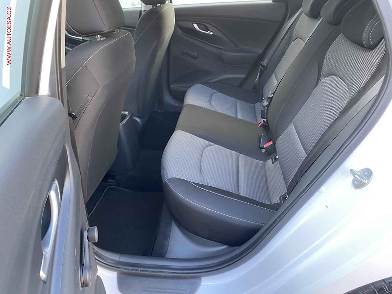 Hyundai i30 (2024) 1.5 DPi, 1.maj,ČR, Start, AC - fotka 10 z 17