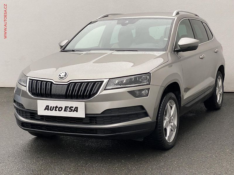 Škoda Karoq (2018) 2.0TDi 4x4, DSG, LED, park - fotka 3 z 18