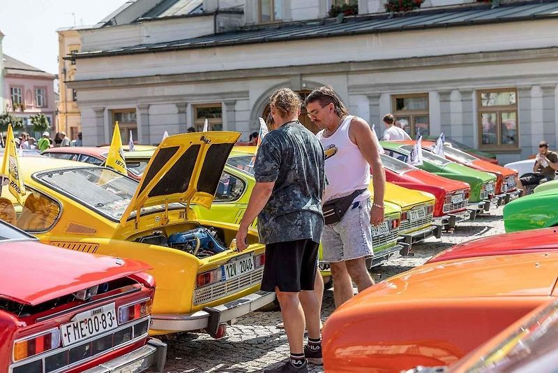 Sraz veteránů Škoda 110R v Uničově