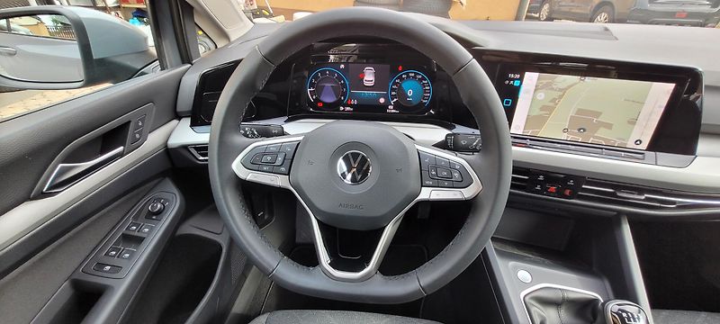 Volkswagen Golf (2021) 8 1,5TSi 96kW Life FuLLeD - fotka 20 z 45