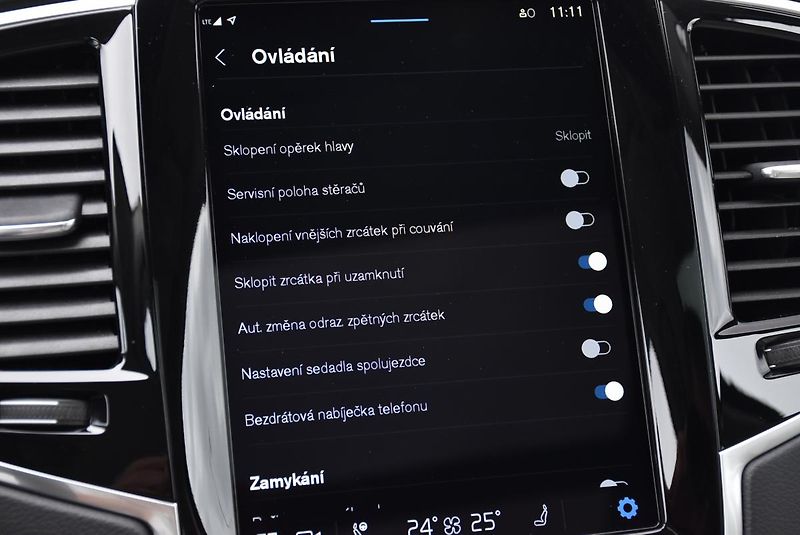 Volvo XC90 B5 AWD ULTIMATE 1.maj. B&W  - fotka 23 z 31